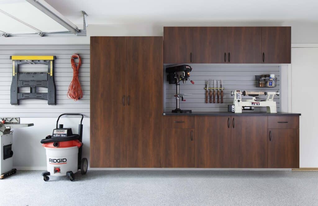 Image of a fully finished Coco-Cabinets-Ebony-Star-Counter-Gray-Slatwall-Smoke-Floor-Sep-2013