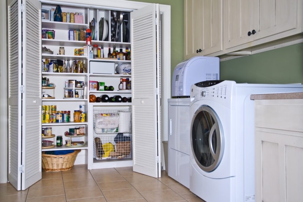 Image of a Standard Pantries designed and installed in Saskatoon